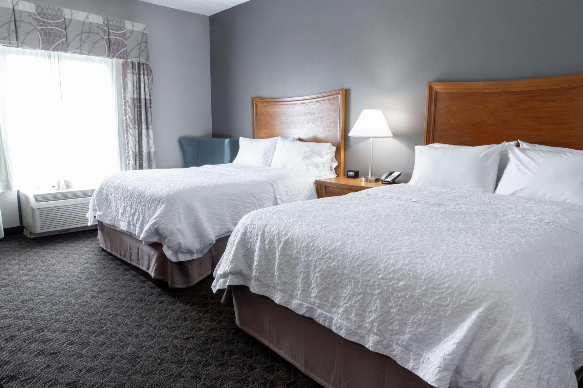 Hampton & Chesapeake-square Mall 3*